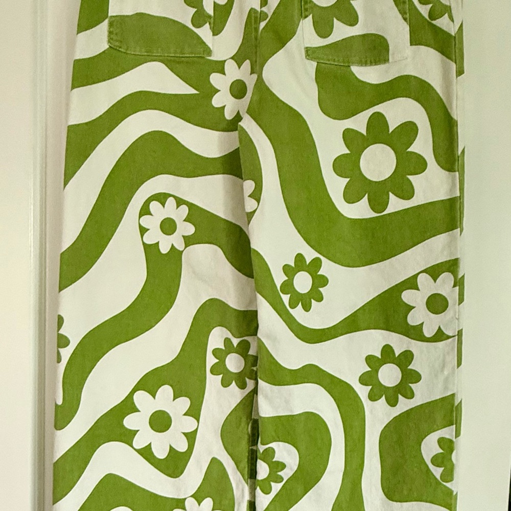 Green and White Floral Patterned Pants/Jeans size L similar to 10